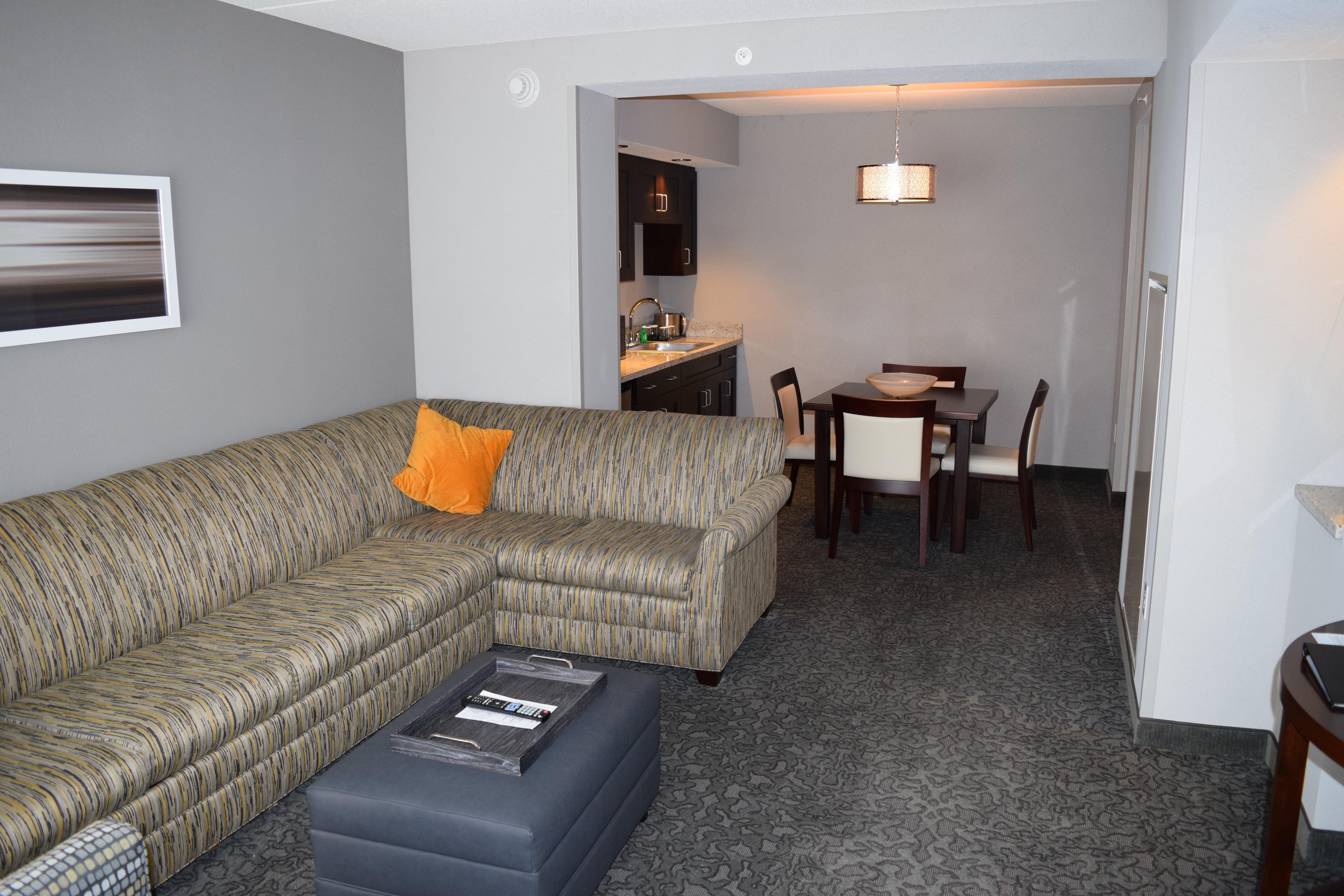 Holiday Inn And Suites East Peoria By Ihg Exteriör bild